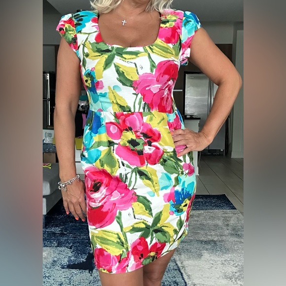 Dress - Picture 2 of 4